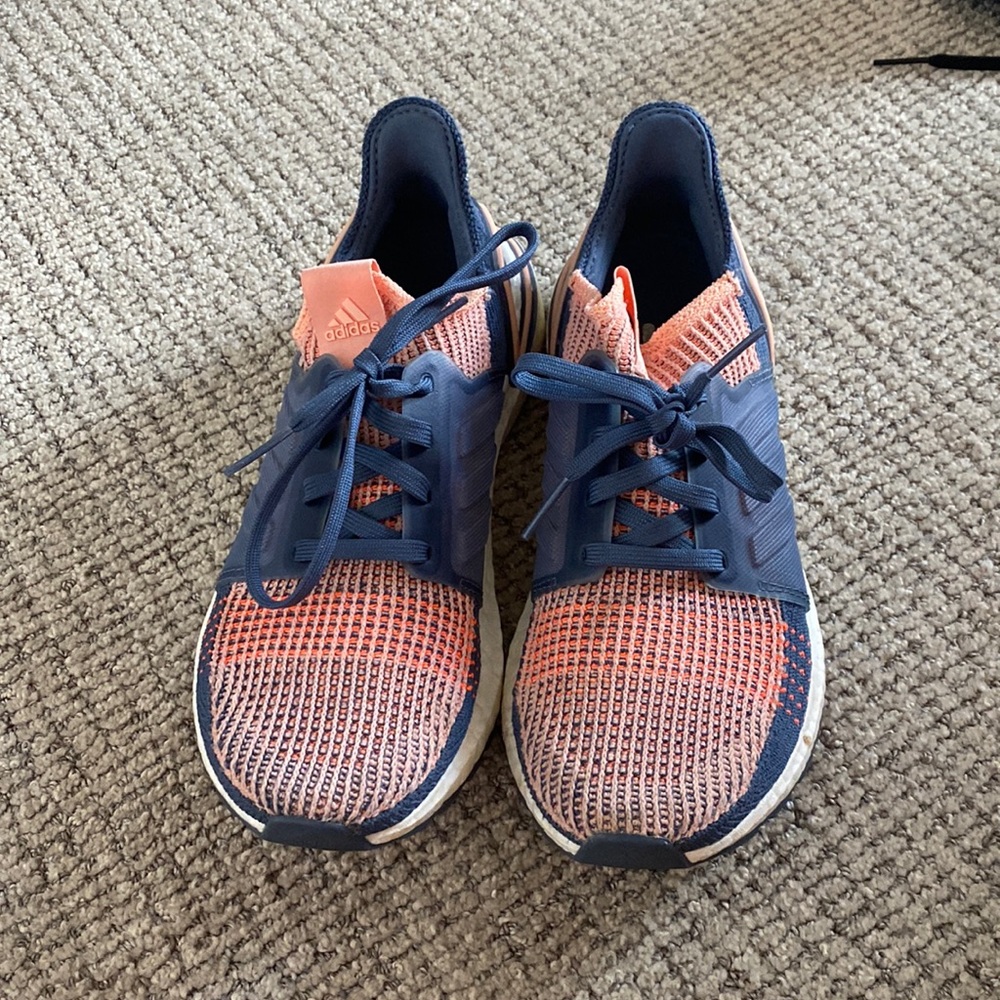 Size 7.5 Adidas ultraboosts